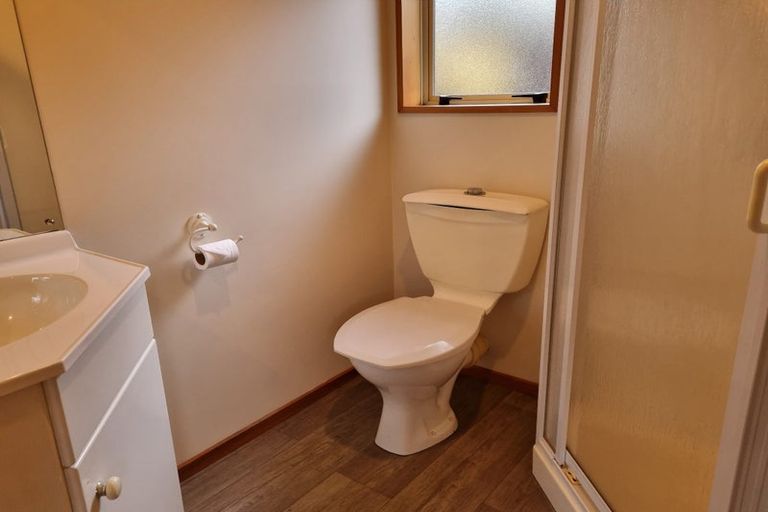 Photo of property in 5a Oakhurst Place, Russley, Christchurch, 8042