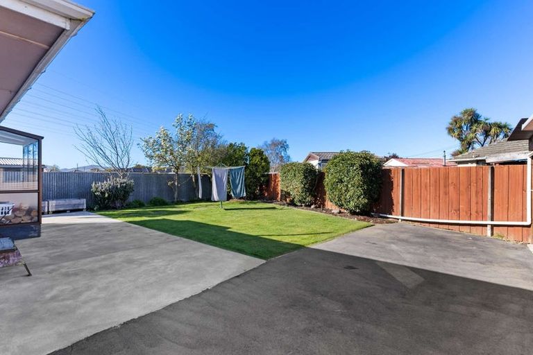 Photo of property in 37 Moffett Street, Islington, Christchurch, 8042