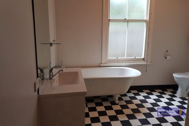 Photo of property in 30 Taupata Street, Redcliffs, Christchurch, 8081