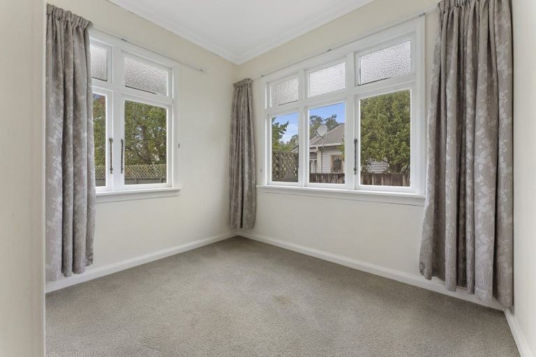 Photo of property in 32 Karina Terrace, Roslyn, Palmerston North, 4414