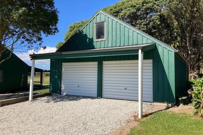 Photo of property in 570 Rahuikiri Road, Tomarata, Wellsford, 0974