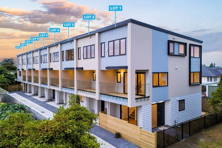 Photo of property in 4/11 Hereford Street, Te Atatu Peninsula, Auckland, 0610