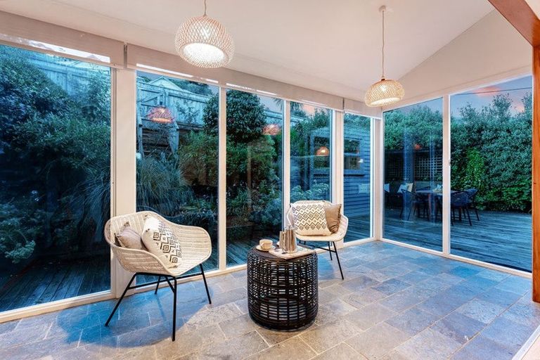 Photo of property in 8 Jalna Avenue, Khandallah, Wellington, 6035