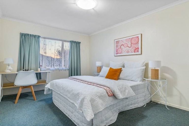 Photo of property in 12 Bokeen Lane, Flat Bush, Auckland, 2019