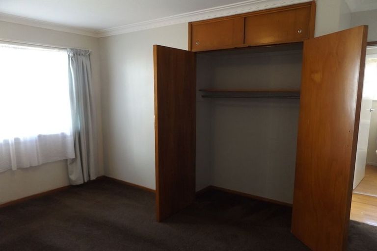Photo of property in 2/7 Queen Street, Papakura, 2110