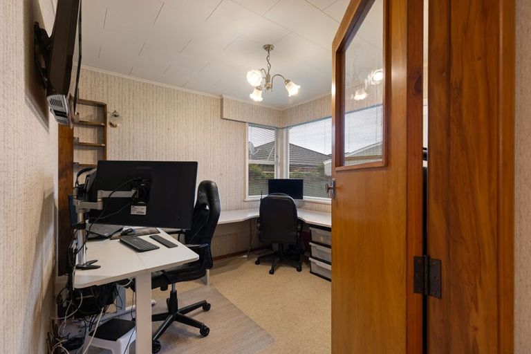 Photo of property in 4 Edwards Place, Terrace End, Palmerston North, 4410