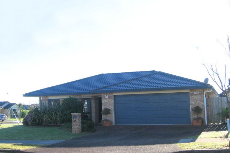 Photo of property in 55 Newbliss Crescent, East Tamaki Heights, Auckland, 2016