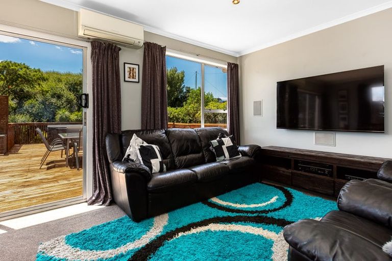 Photo of property in 25 Kapiti Crescent, Titahi Bay, Porirua, 5022