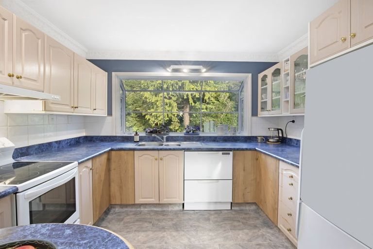 Photo of property in 13 Wilmshurst Place, Tawa, Wellington, 5028