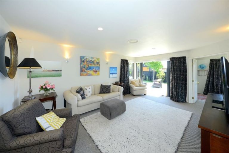 Photo of property in 6 Hamlet Lane, Heathcote Valley, Christchurch, 8022