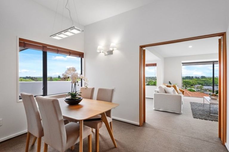 Photo of property in 23a Overdale Drive, Cashmere, Christchurch, 8022