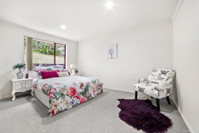 Photo of property in 8 Fernbank Lane, Greenhithe, Auckland, 0632