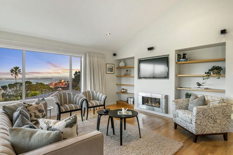 Photo of property in 1/11 Pullum Street, Birkenhead, Auckland, 0626