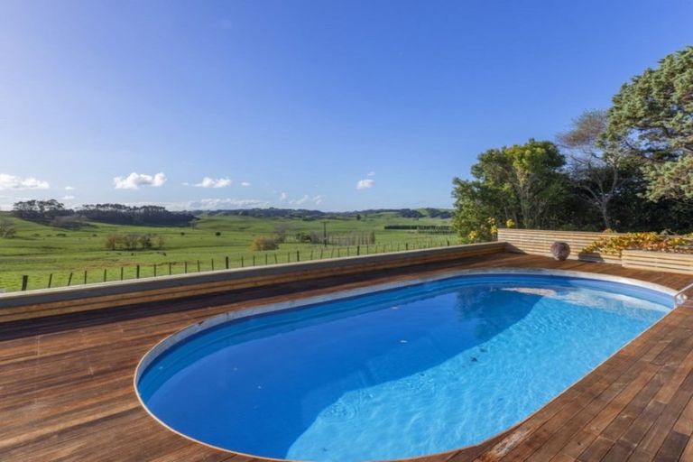 Photo of property in 66 Waiteitei Road, Wellsford, 0974