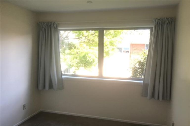 Photo of property in 17a Knightsbridge Drive, Forrest Hill, Auckland, 0620