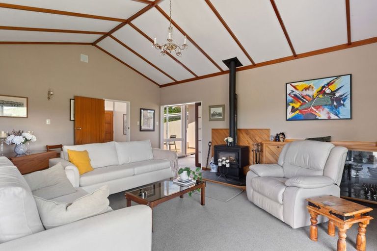 Photo of property in 33 Caesar Road, Ormond, Gisborne, 4071