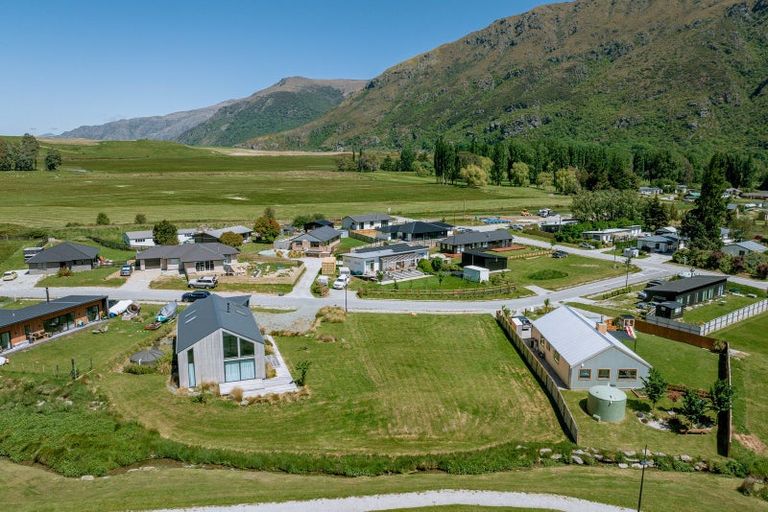 Photo of property in 7 Lakefield Close, Kingston, Athol, 9793