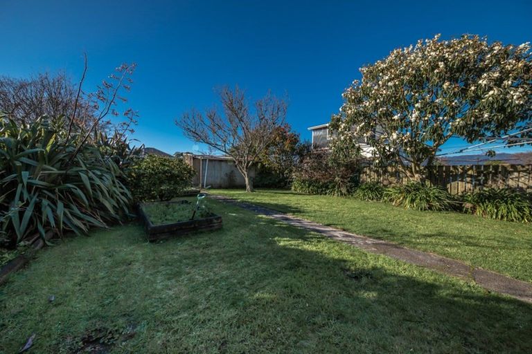 Photo of property in 29 Russell Street, Westport, 7825