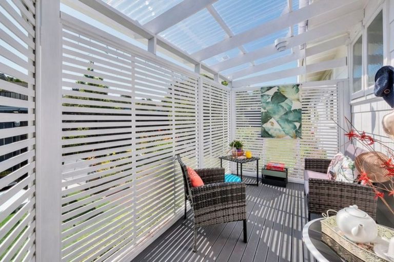 Photo of property in 11 Dellwood Avenue, Henderson, Auckland, 0612