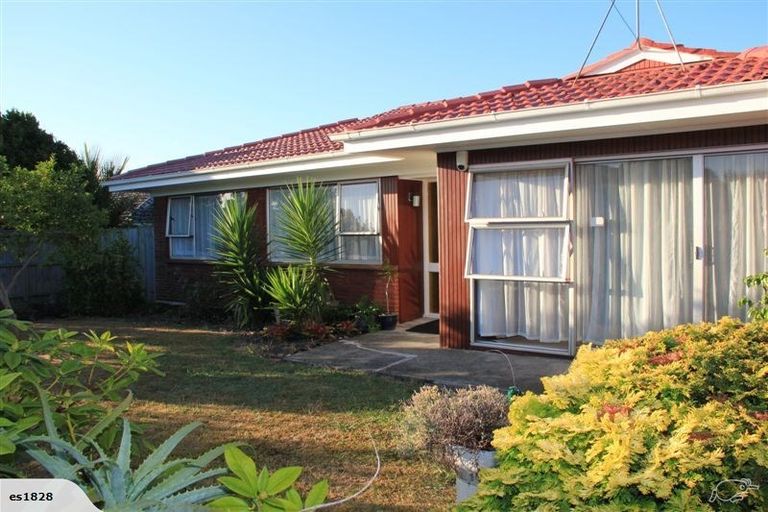 Photo of property in 65 Luton Avenue, Sunnyhills, Auckland, 2010