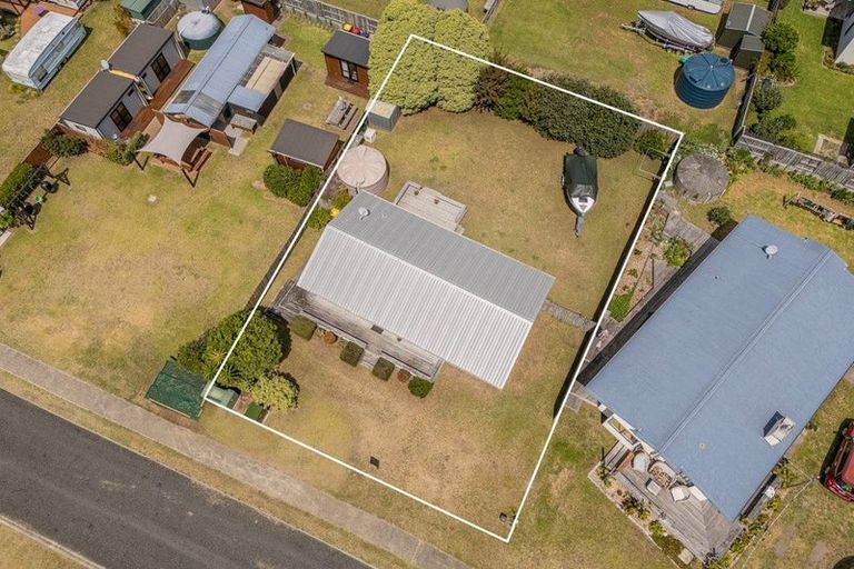 Photo of property in 11 Hawk Hill Crescent, Cooks Beach, Whitianga, 3591
