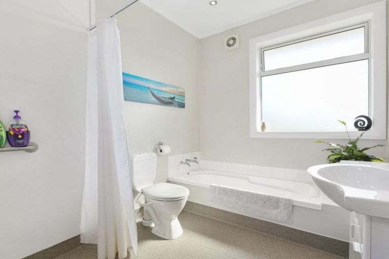 Photo of property in 27 Wingatui Road, Mosgiel, 9024