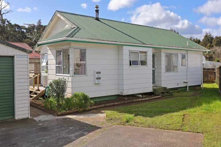 Photo of property in 51 Border Road, Henderson, Auckland, 0612