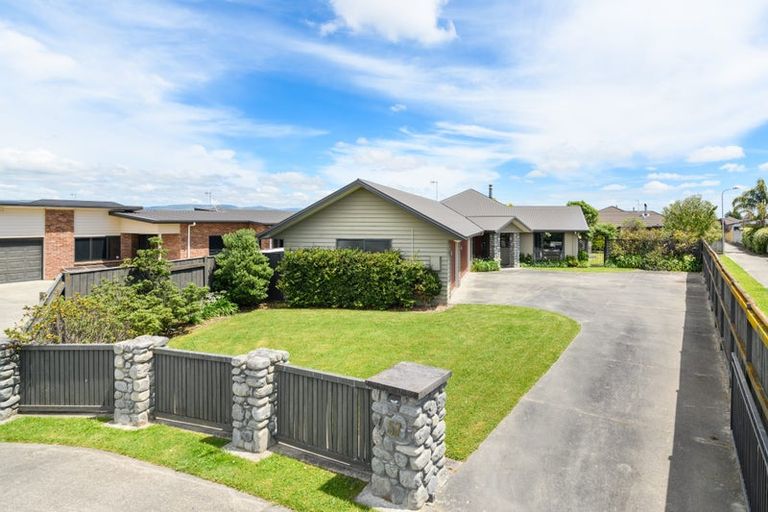 Photo of property in 57 Chestnut Close, Kelvin Grove, Palmerston North, 4414