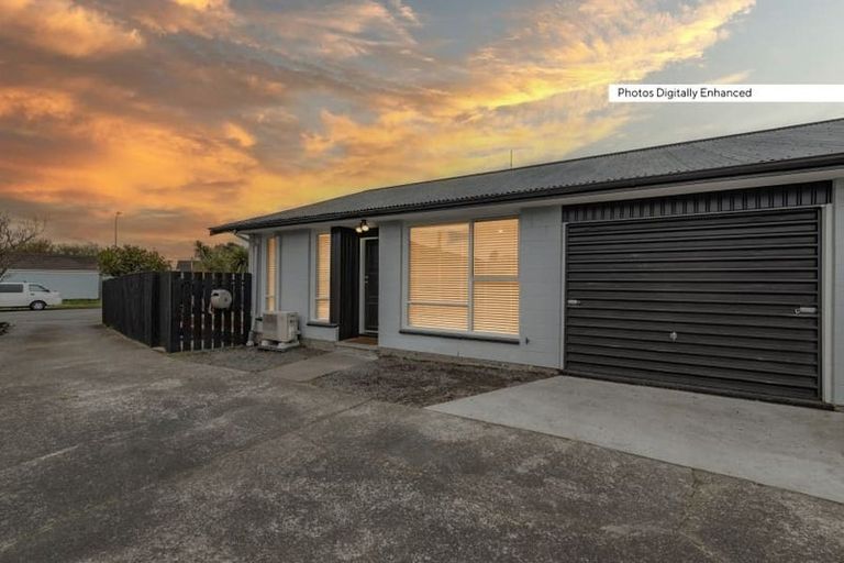 Photo of property in 1/6 Jade Place, Parklands, Christchurch, 8083