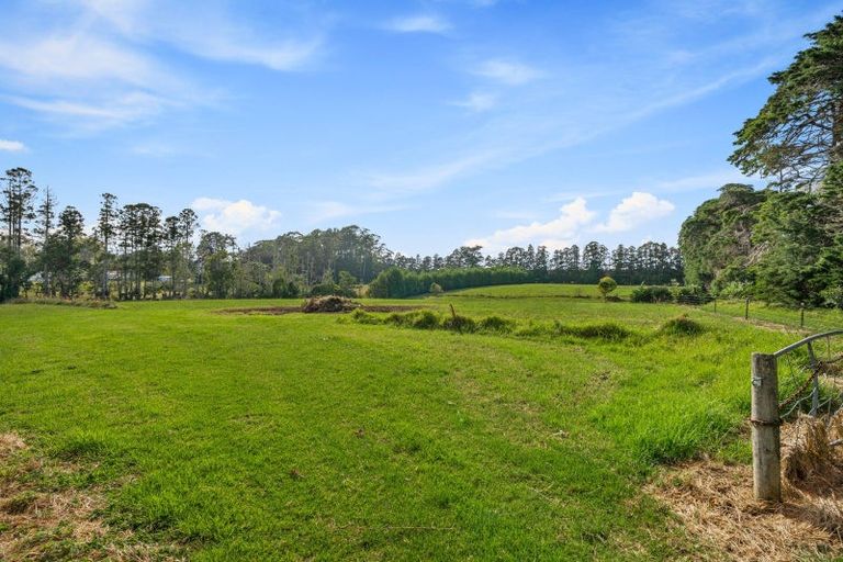 Photo of property in 230 Riverhead Road, Kumeu, 0892