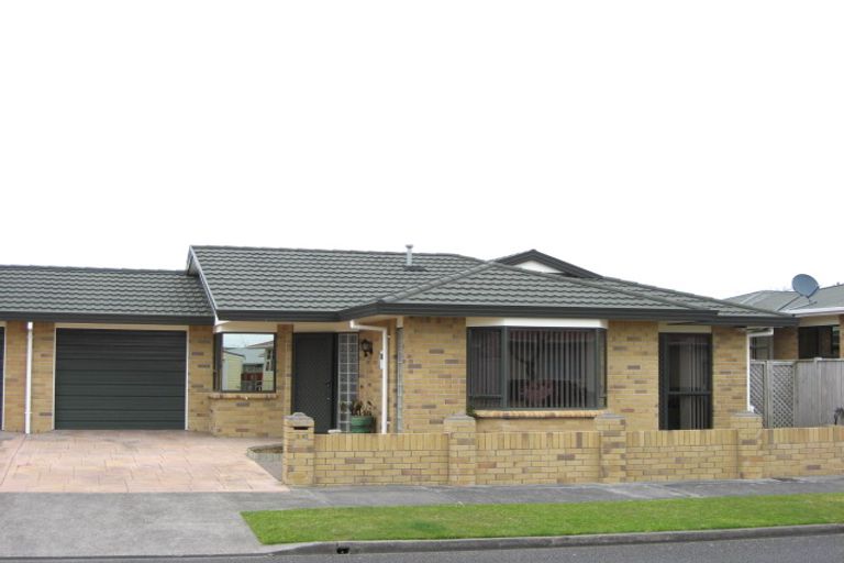 Photo of property in 2a Turakina Street, Merrilands, New Plymouth, 4312