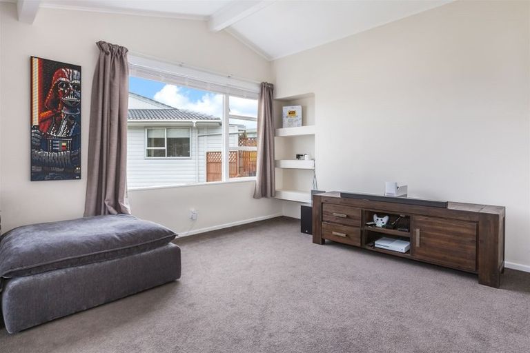 Photo of property in 5 Spey Place, Papakowhai, Porirua, 5024
