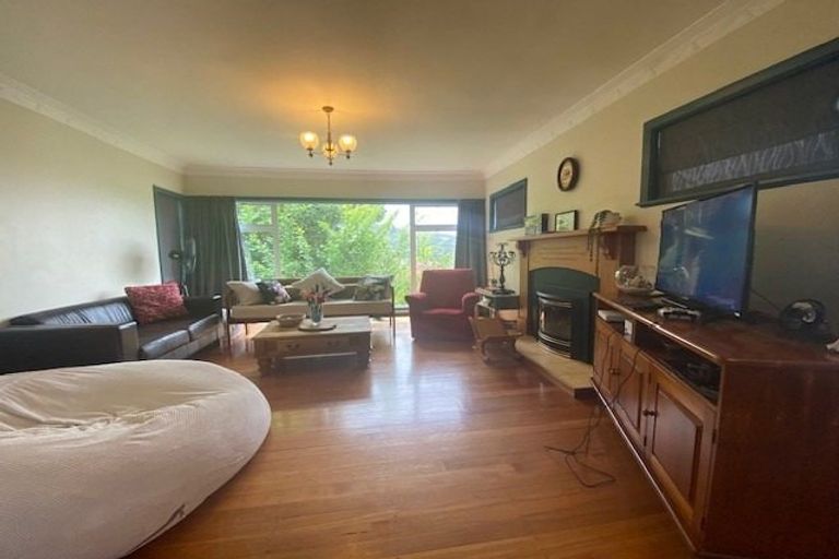 Photo of property in 36 The Drive, Tawa, Wellington, 5028