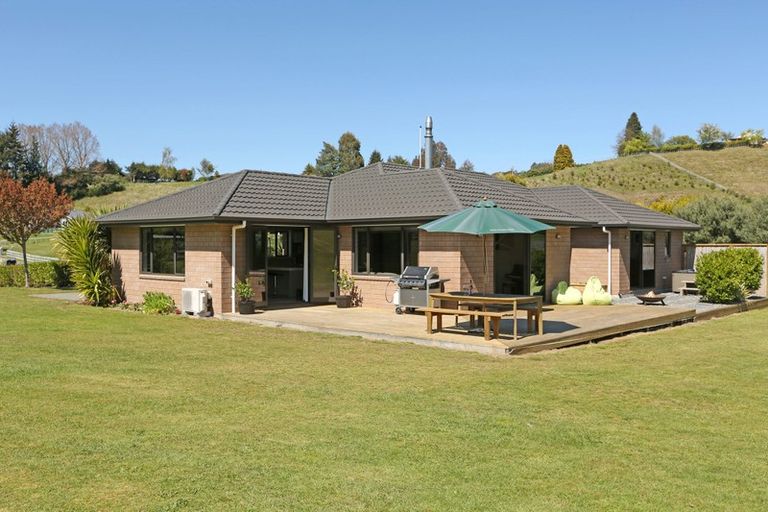 Photo of property in 64 Dalmore Way, Acacia Bay, Taupo, 3385