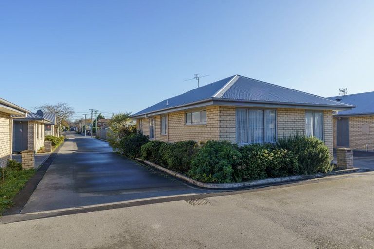 Photo of property in 74l Olliviers Road, Phillipstown, Christchurch, 8011