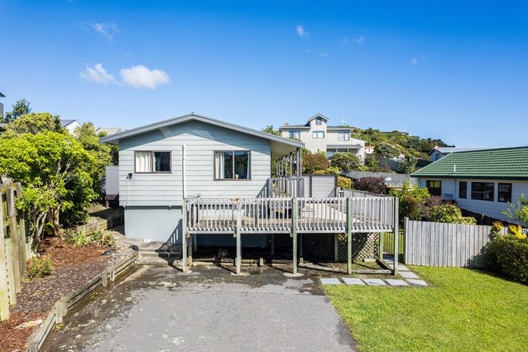 Photo of property in 21 Doncaster Terrace, Ascot Park, Porirua, 5024