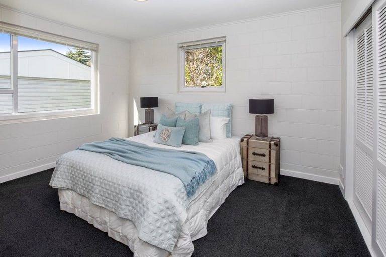 Photo of property in 8a Rosedale Place, Avonhead, Christchurch, 8042