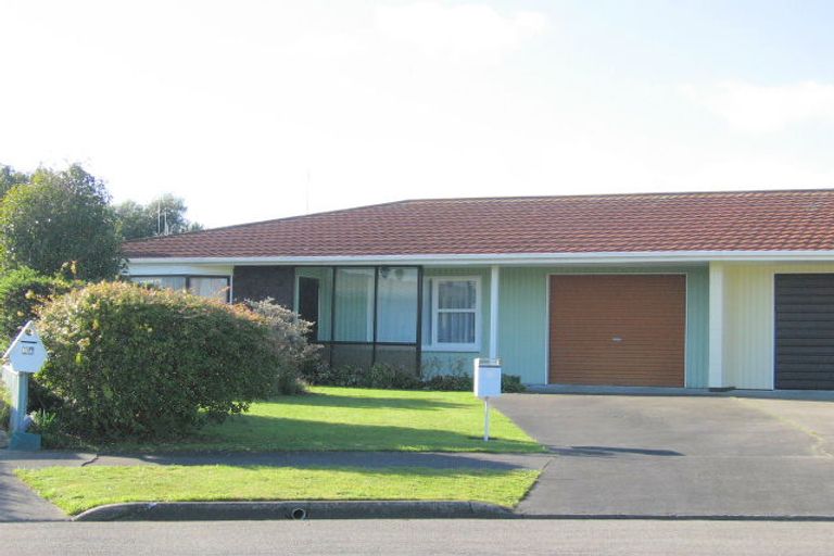 Photo of property in 72 East Street, Feilding, 4702