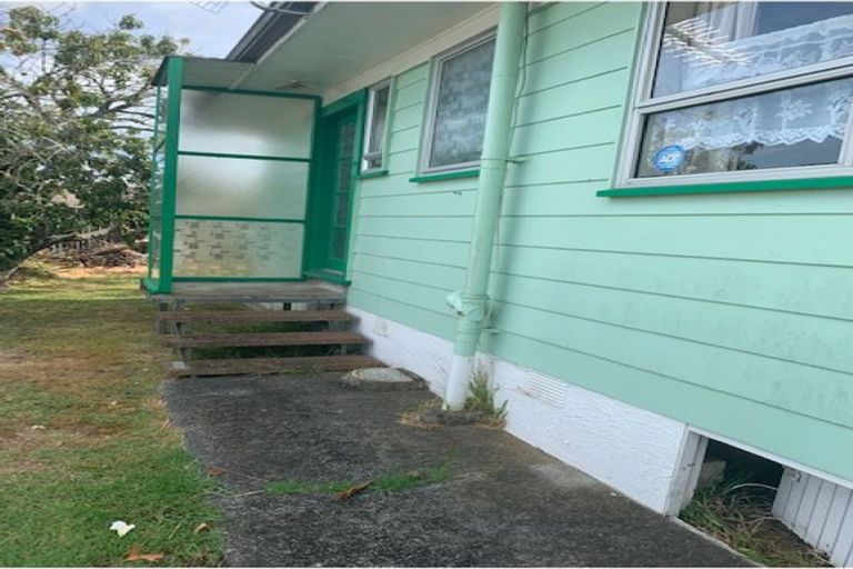 Photo of property in 2/1 Matua Place, Clendon Park, Auckland, 2103