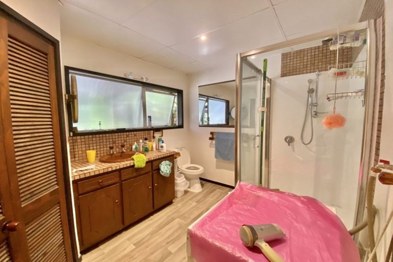 Photo of property in 9a Hutchinsons Road, Bucklands Beach, Auckland, 2014