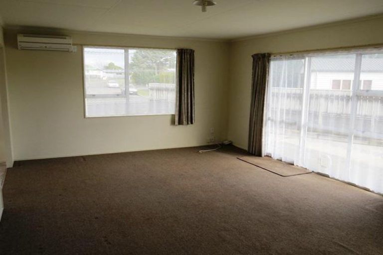 Photo of property in 24 Trimble Place, Bell Block, New Plymouth, 4312