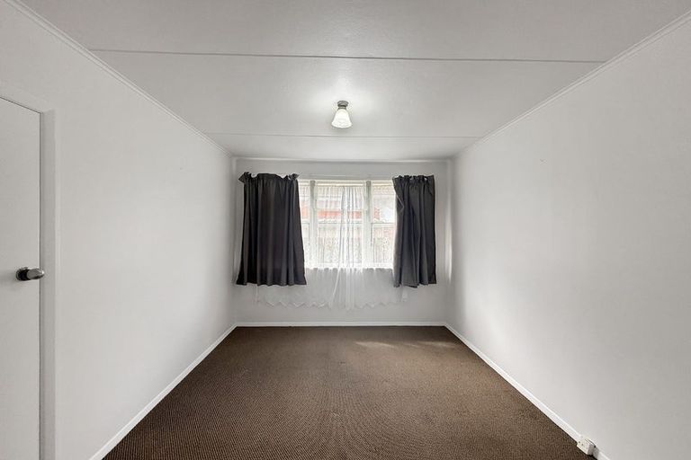 Photo of property in 14 Durham Street, Cannons Creek, Porirua, 5024