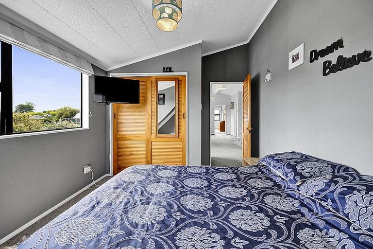 Photo of property in 11 County Drive, Hawera, 4610