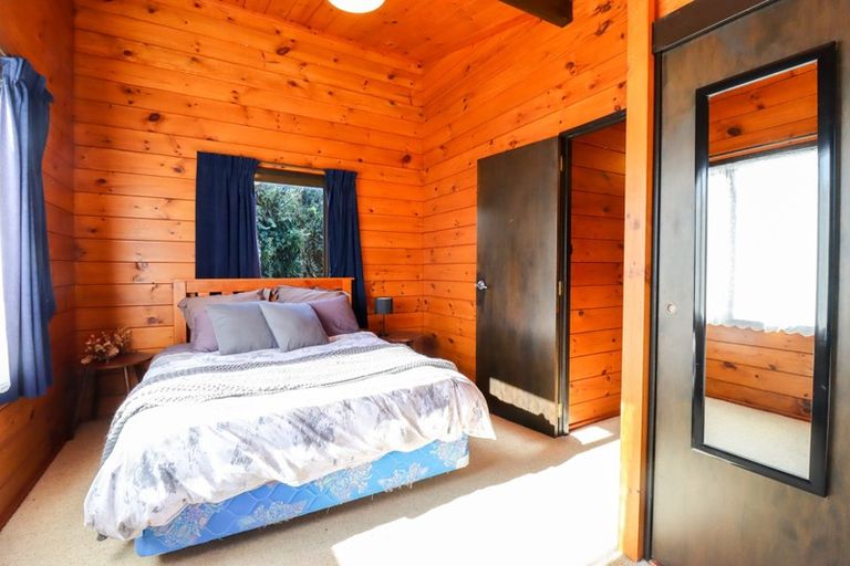 Photo of property in 5 Fernwood Place, Fitzherbert, Palmerston North, 4410