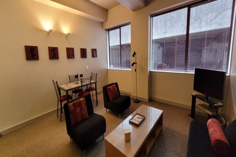 Photo of property in Gerondis Bldg Apartments, 409/60 Willis Street, Wellington Central, Wellington, 6011