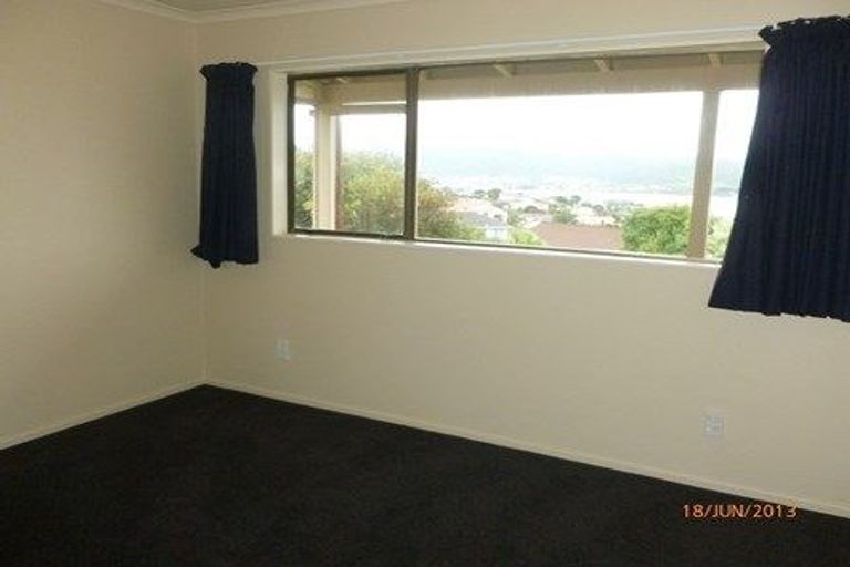 Photo of property in 30 Kinloch Place, Papakowhai, Porirua, 5024