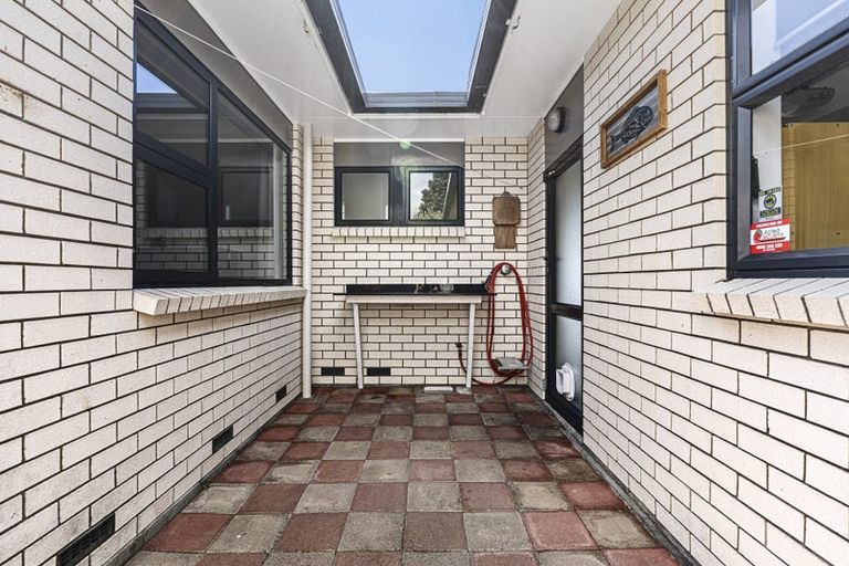 Photo of property in 45d Paynters Avenue, Strandon, New Plymouth, 4312