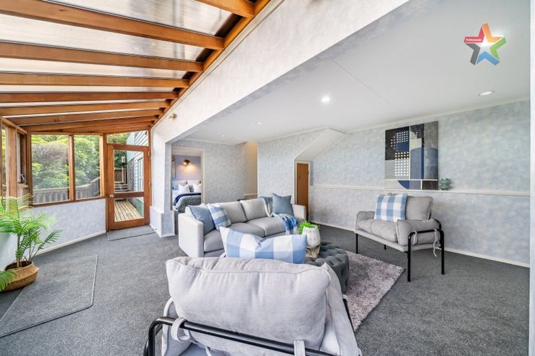 Photo of property in 2 Singers Road, Korokoro, Lower Hutt, 5012