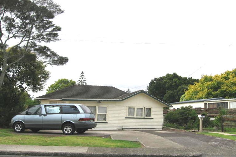 Photo of property in 6 Paramu Avenue, Birkdale, Auckland, 0626