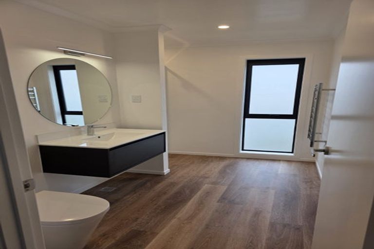 Photo of property in 3 Joseph Bolton Crescent, Wallaceville, Upper Hutt, 5018